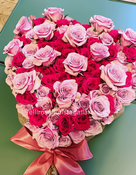 Cuscino a cuore grande, diametro 45 cm per ogni occasione, preparato con 70 rose a bocciolo sui to