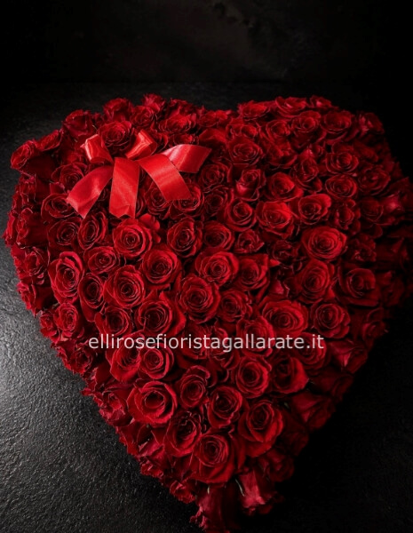 cuore diamtro 70 cm composto da 160 rose rosse extra quality